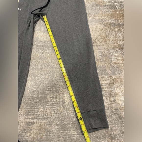 Under Armour Heat Gear Gray Joggers Sweatpants Size Small Lightweight EUC - Picture 8 of 8